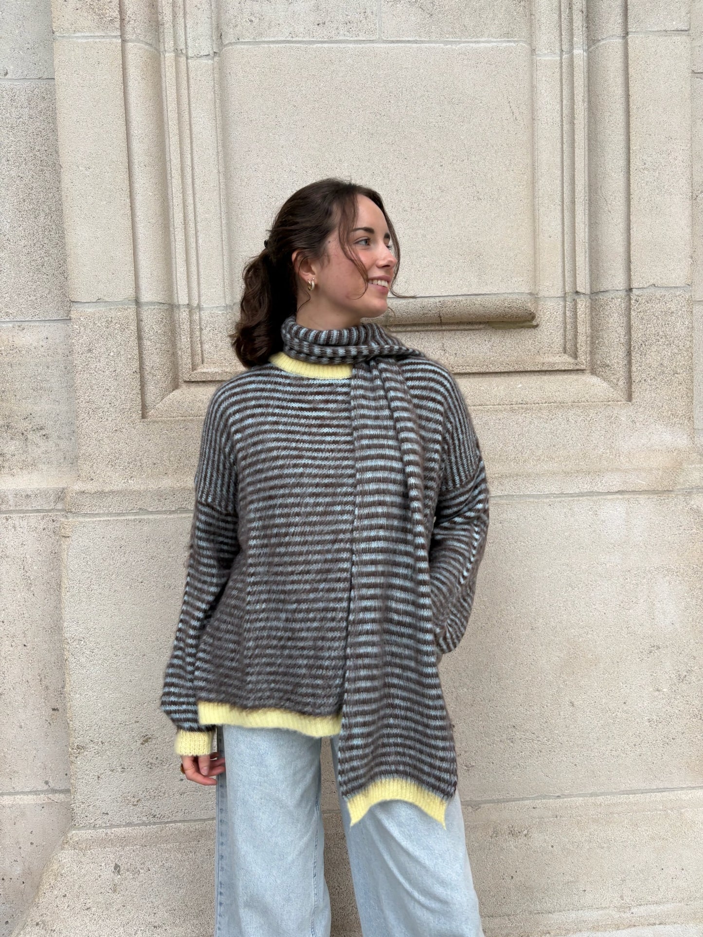 Pluffy pull and scarf combo