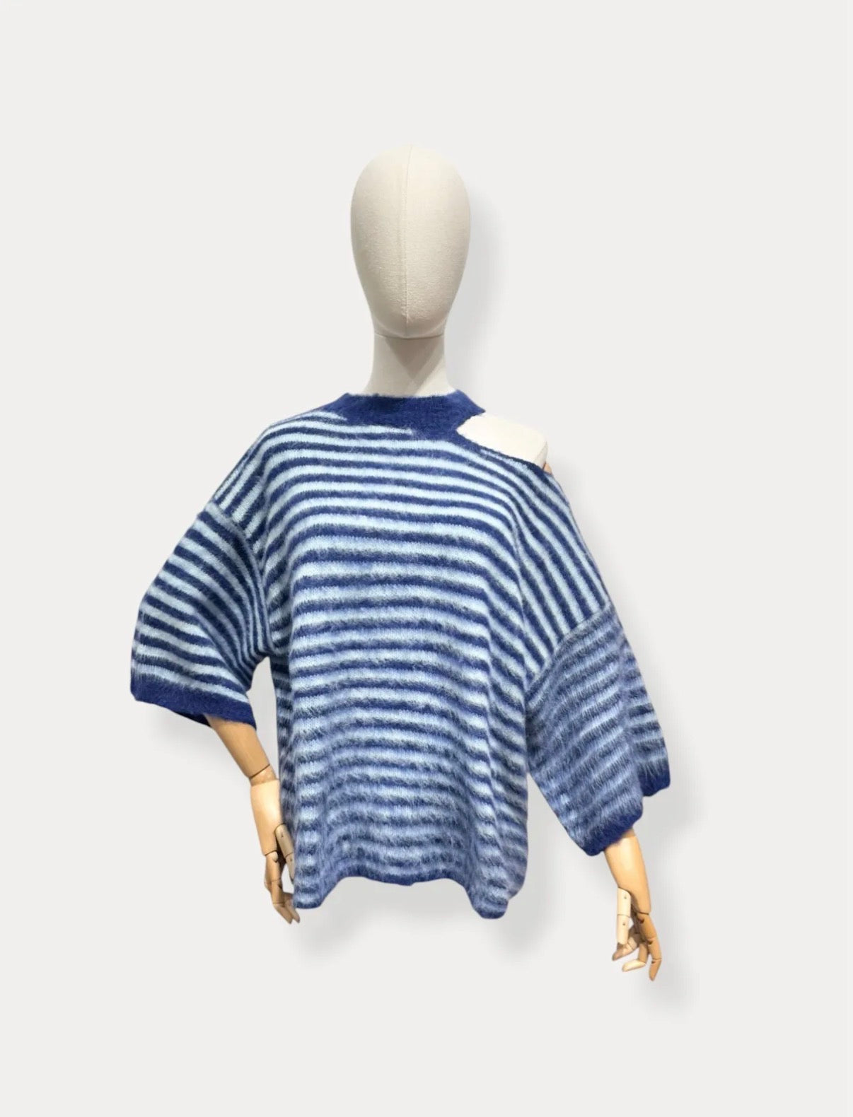 Stripped amelie pull